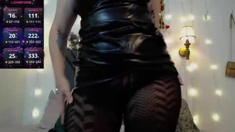 sanyaseraphine0 online show from 02/03/26, 08:25