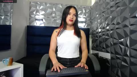 Snapshot of saphire_20 chatting on 02/06/26, 02:09 Saphire online show from 02/06/26, 02:09