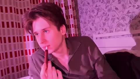 Snapshot of sapph1res chatting on 02/24/26, 03:54 sapph1res online show from 02/24/26, 03:54