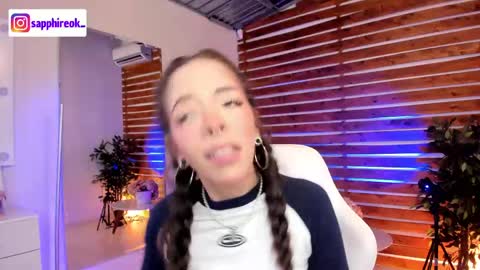 Snapshot of sapphire_venus chatting on 04/21/26, 12:34 Valerin online show from 04/21/26, 12:34