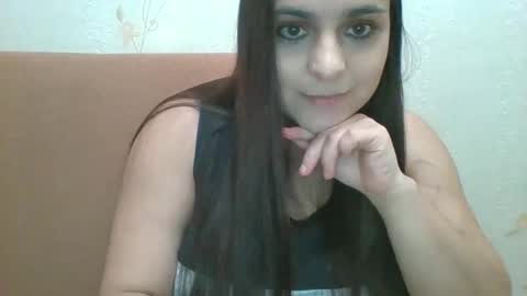 Snapshot of sapphiredesire_ chatting on 02/05/25, 05:31 sapphiredesire_ online show from 02/05/25, 05:31