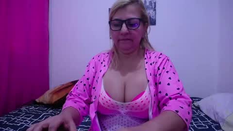 Snapshot of sara211 chatting on 02/04/25, 03:47 sara online show from 02/04/25, 03:47