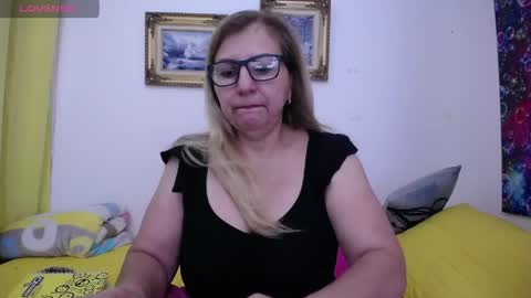 Snapshot of sara211 chatting on 05/01/26, 03:16 sara online show from 05/01/26, 03:16
