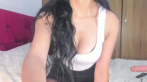 Snapshot of sara_699 chatting on 01/16/25, 02:51 Sara online show from 01/16/25, 02:51