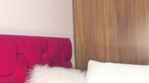 Snapshot of sara_699 chatting on 02/28/25, 01:25 Sara online show from 02/28/25, 01:25