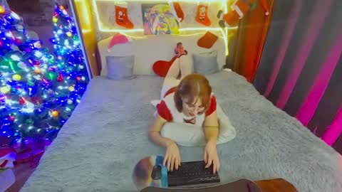 Snapshot of sara__foxy chatting on 12/28/24, 03:37 sara  foxy online show from 12/28/24, 03:37
