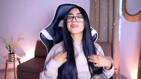 Sara  online show from 12/27/24, 12:34