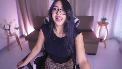 Sara  online show from 03/11/25, 12:39