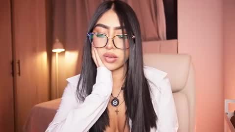 Snapshot of sara_albrecht chatting on 06/25/26, 01:05 Sara online show from 06/25/26, 01:05