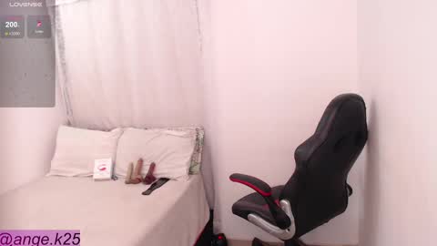 Im Angelica  My pleasure in your hands Give me more vibrations and make me cum PVT IS OPEN online show from 02/12/25, 01:52