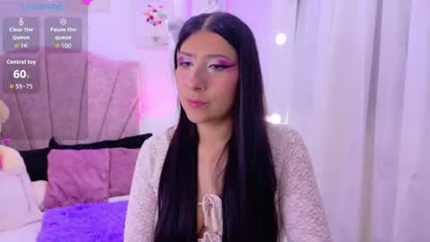 Snapshot of sara_blum_ chatting on 07/10/26, 06:43 SARA online show from 07/10/26, 06:43