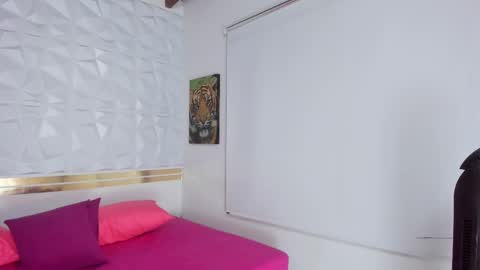 Snapshot of sara_collinnss chatting on 12/12/24, 03:05 Sara Collins online show from 12/12/24, 03:05