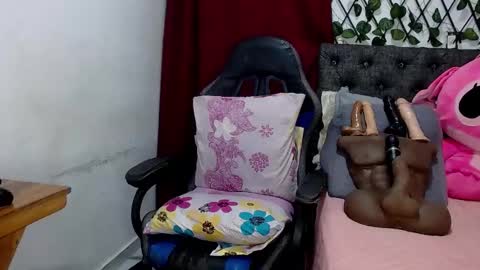 Sara Greyx online show from 02/18/25, 12:37