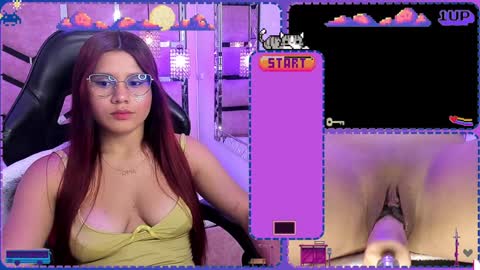 Snapshot of sara_hil chatting on 12/29/24, 09:20 Sara online show from 12/29/24, 09:20