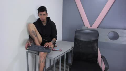 Sara HooT  online show from 01/25/25, 10:07