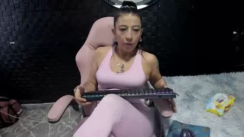 no limits sarah online show from 11/04/25, 12:37