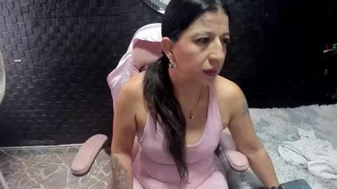 no limits sarah online show from 11/17/25, 12:11