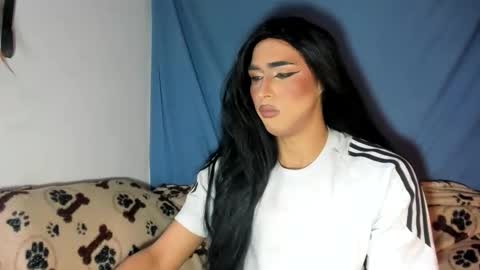 sara_hunter12 online show from 11/26/25, 11:33