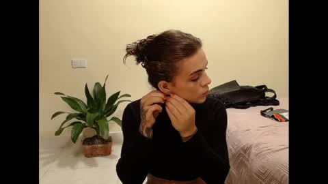 sara_johnson__ online show from 02/28/25, 02:20