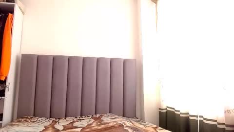 sara_johnson__ online show from 01/12/26, 08:58