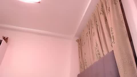 sara_johnson__ online show from 04/17/26, 01:52