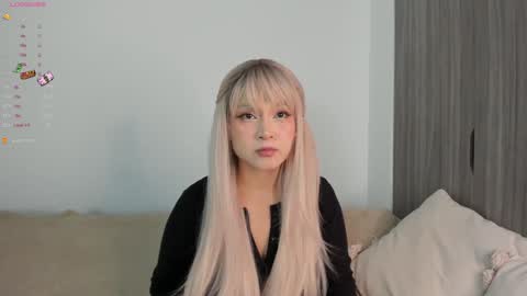 Snapshot of sara_kim_ chatting on 01/29/25, 12:22 Sara  new account  give me thomb up  Follow me   help me reach 15k followers again   online show from 01/29/25, 12:22