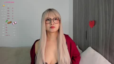 Snapshot of sara_kim_ chatting on 02/25/25, 12:47 Sara  new account  give me thomb up  Follow me   help me reach 15k followers again   online show from 02/25/25, 12:47