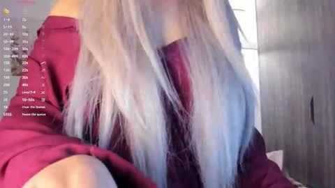 Snapshot of sara_kim_ chatting on 02/27/26, 11:27 Sara new account give me thomb up Follow me help me reach 15k followers again online show from 02/27/26, 11:27