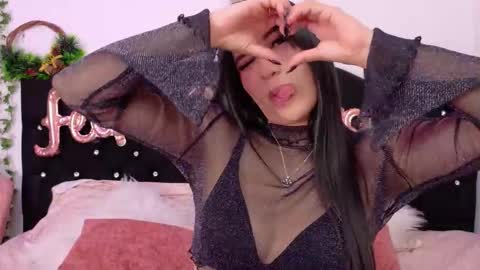 Sara  online show from 12/04/25, 03:32