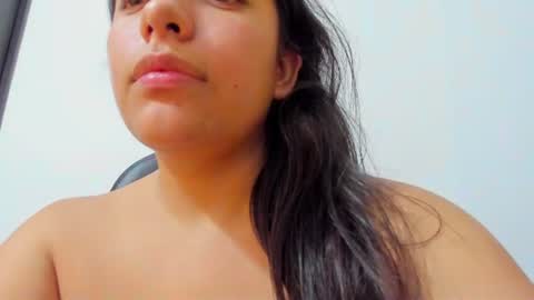 sara_len online show from 07/16/26, 05:52