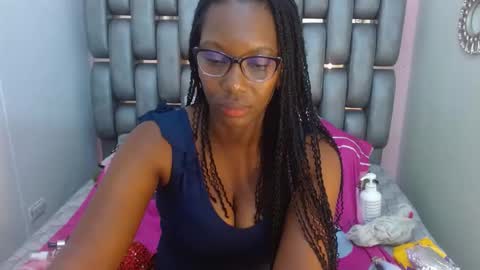 S A R A online show from 11/12/25, 11:43