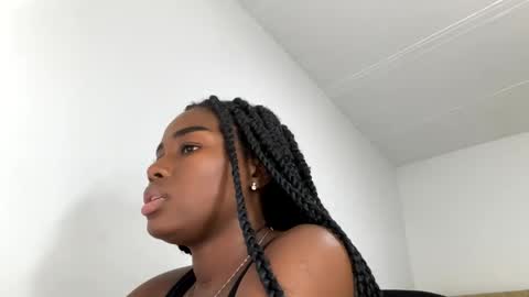 Sara online show from 09/25/25, 11:41