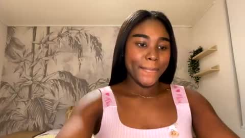 Snapshot of sara_muscle chatting on 06/18/26, 02:45 Sara online show from 06/18/26, 02:45