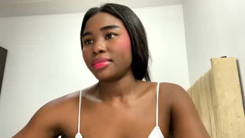 Snapshot of sara_muscle chatting on 07/04/26, 12:50 Sara online show from 07/04/26, 12:50