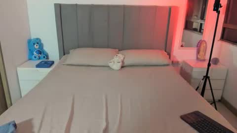 Snapshot of sara_oxford chatting on 10/08/25, 02:31 Sara online show from 10/08/25, 02:31