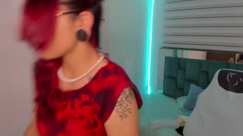 Snapshot of sara_red_x chatting on 05/21/26, 03:24 sara_red_x online show from 05/21/26, 03:24