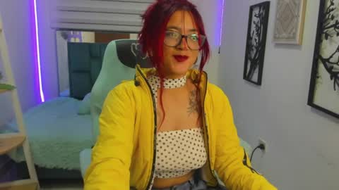 Snapshot of sara_red_x chatting on 06/07/26, 04:05 sara_red_x online show from 06/07/26, 04:05