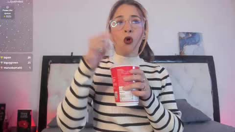 Snapshot of sara_roades chatting on 10/30/25, 09:48 sara_roades online show from 10/30/25, 09:48