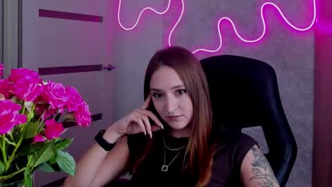 Snapshot of sara_rossse chatting on 10/07/25, 07:11 Sara online show from 10/07/25, 07:11