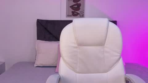 Snapshot of sara_sharma chatting on 09/10/25, 01:55 sara online show from 09/10/25, 01:55