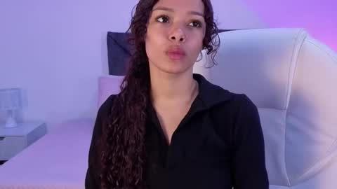 Snapshot of sara_sharma chatting on 10/15/25, 02:50 sara online show from 10/15/25, 02:50