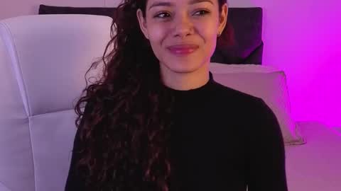 Snapshot of sara_sharma chatting on 10/27/25, 02:32 sara online show from 10/27/25, 02:32