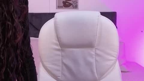 Snapshot of sara_sharma chatting on 11/05/25, 02:39 sara online show from 11/05/25, 02:39