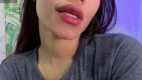 Snapshot of sara_sharma chatting on 11/10/25, 03:33 sara online show from 11/10/25, 03:33