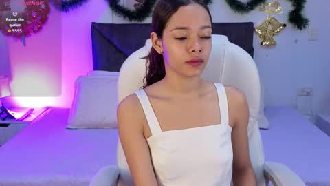 Snapshot of sara_sharma chatting on 12/20/25, 12:56 sara online show from 12/20/25, 12:56