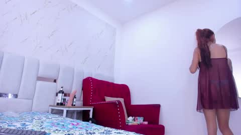 Snapshot of sara_sm1th_ chatting on 05/17/26, 01:07 sara_sm1th_ online show from 05/17/26, 01:07