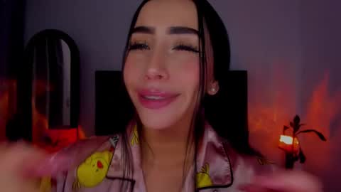 sara_stone03 online show from 02/12/25, 01:09