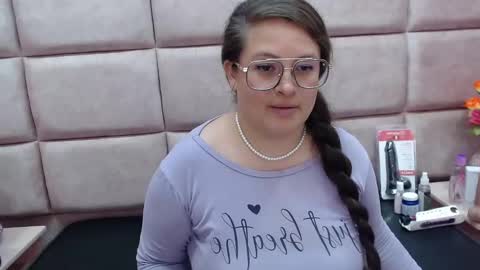 Snapshot of sara_thonson_ chatting on 02/09/25, 09:05 sara_thonson_ online show from 02/09/25, 09:05