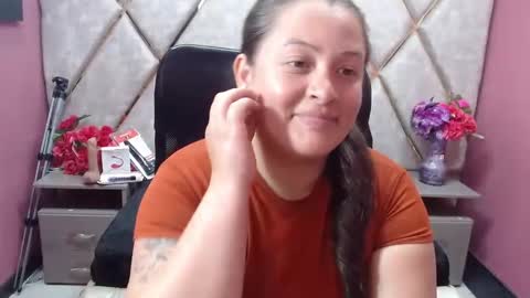 sara_thonson_ online show from 02/13/26, 11:45