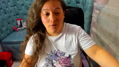 sara_thonson_ online show from 06/02/26, 03:52
